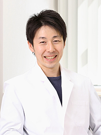 院長/医学博士 宮本裕也